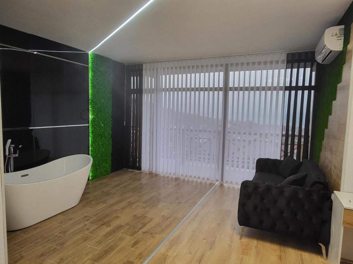 סרניצה Вилно Селище Paradise View מראה חיצוני תמונה