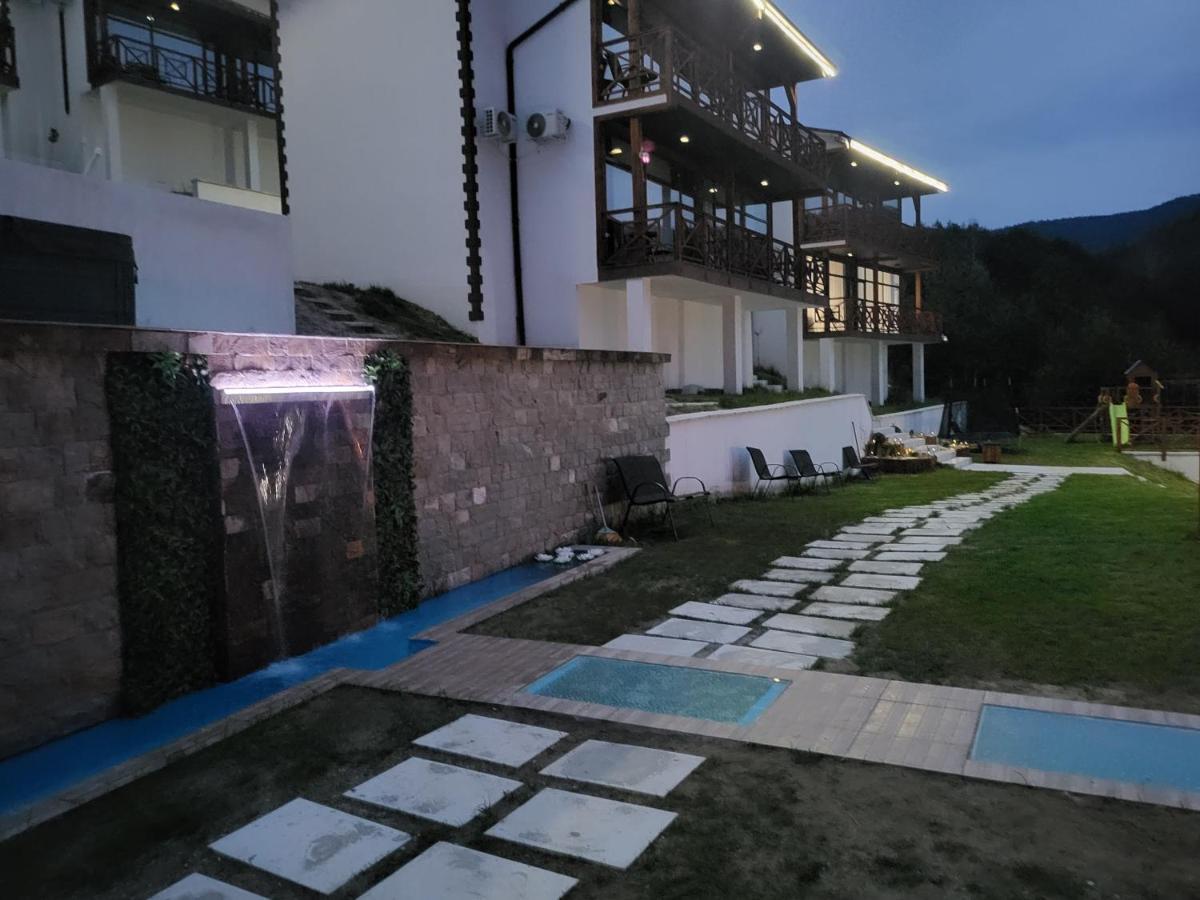 סרניצה Вилно Селище Paradise View מראה חיצוני תמונה